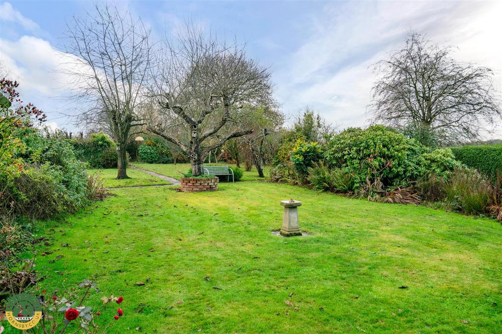Rear Garden 10.jpg