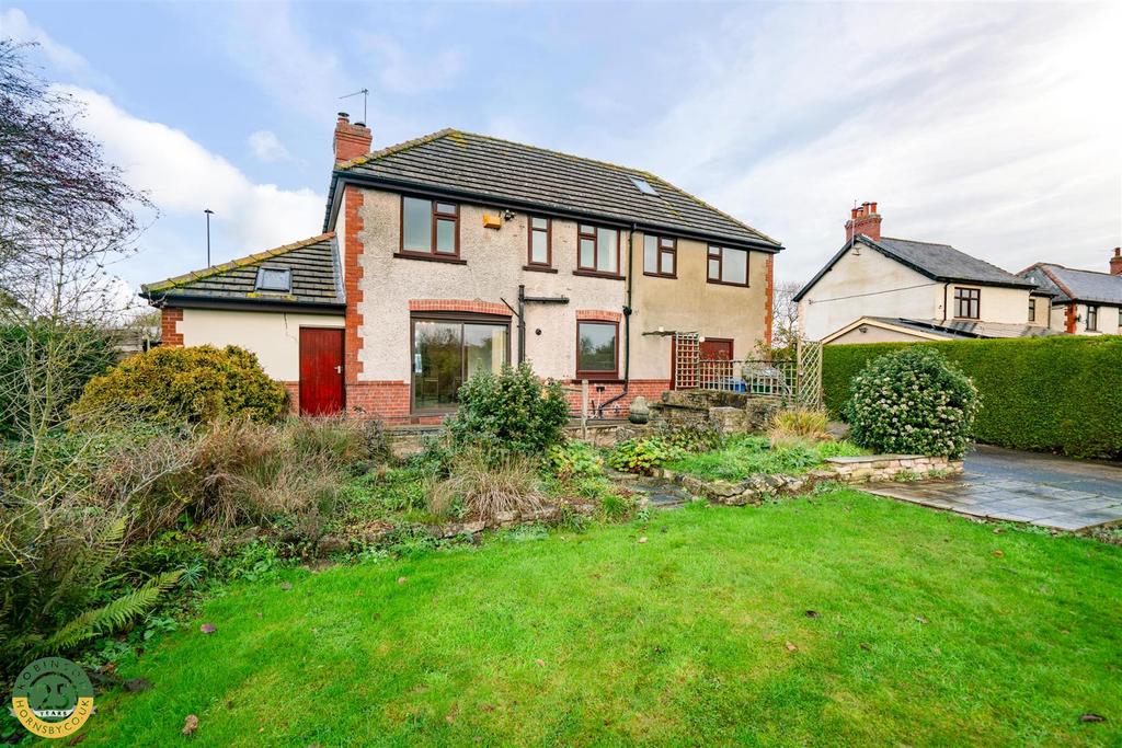 Rear Garden 1.jpg