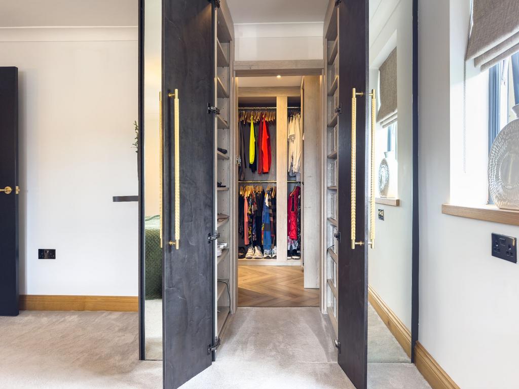 Walk in wardrobe