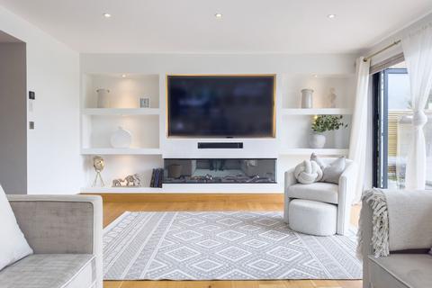 4 bedroom detached house for sale, Wyke, Wyke BD12