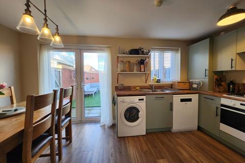 3 bedroom end of terrace house for sale, Bishop Close, Margate CT9