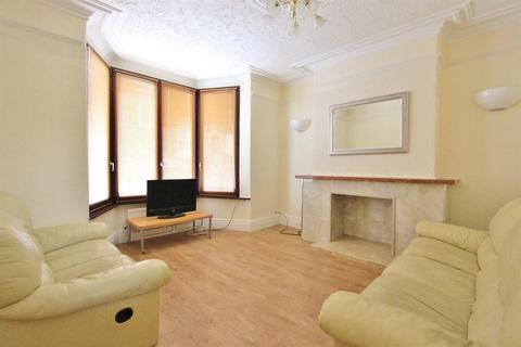 4 bedroom terraced house to rent, Hunter House Road, Sheffield, S11 8TW