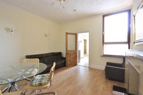 4 bedroom terraced house to rent, Hunter House Road, Sheffield, S11 8TW