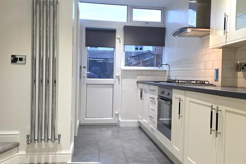 2 bedroom terraced house to rent, Green Lane, Birchmoor, B78