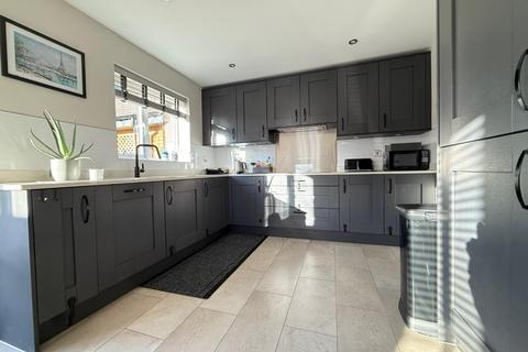 4 bedroom detached house for sale, West Street, Northampton NN5