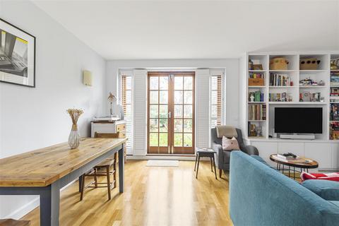 undefined, Scott Avenue, London