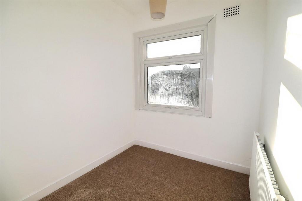 A9a28034-Bedroom 203.JPG