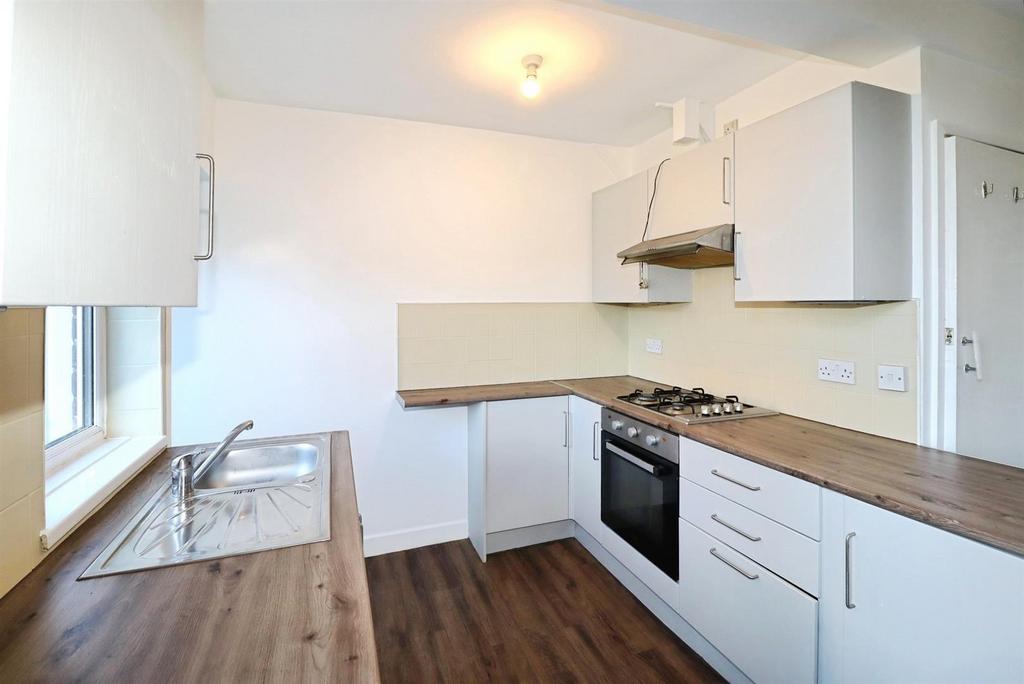 E8c4d8f2-Kitchen.JPG