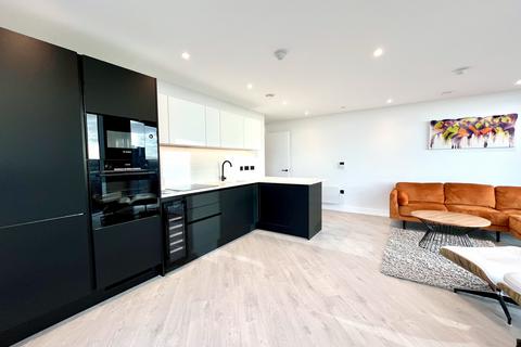 2 bedroom apartment to rent, Vista River Gardens, Manchester, M3 4GA