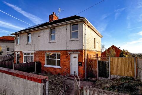 3 bedroom semi-detached house to rent, 102 Hollymount, Worcester