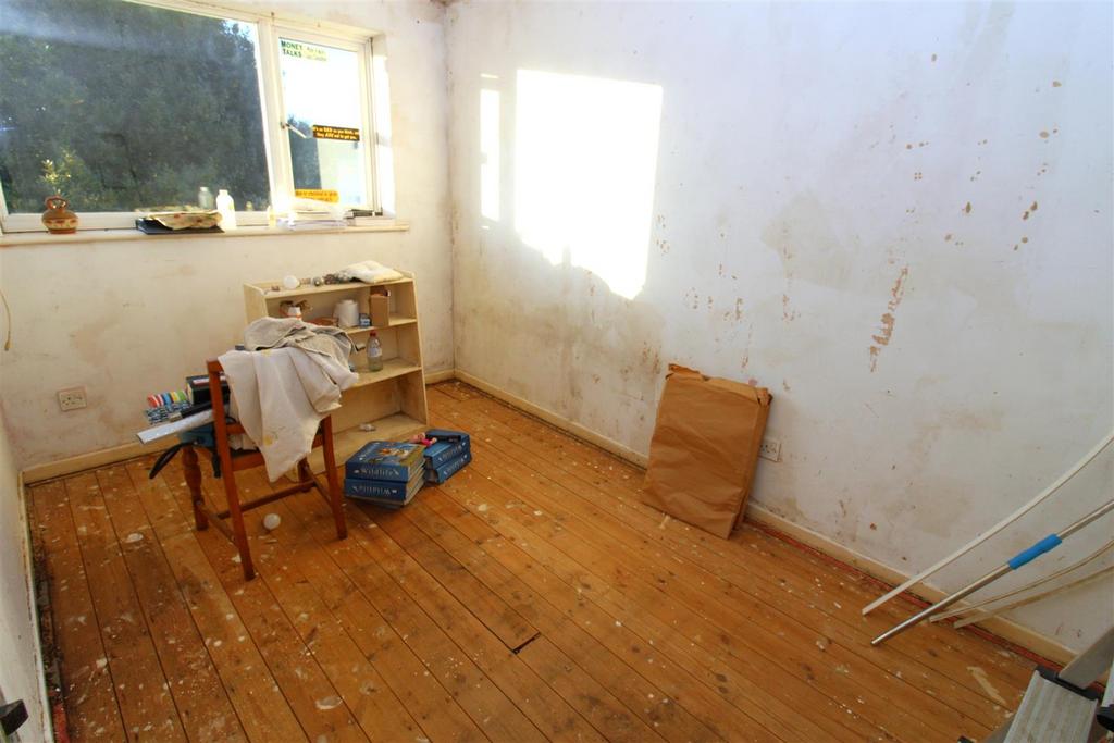 Bedroom 2.JPG