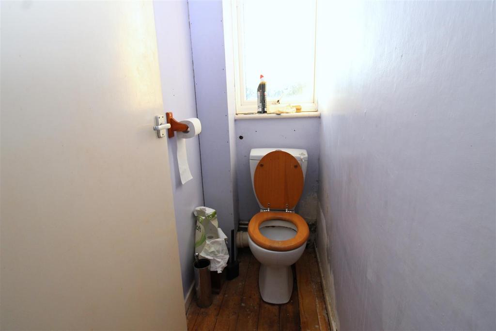 Loo.JPG