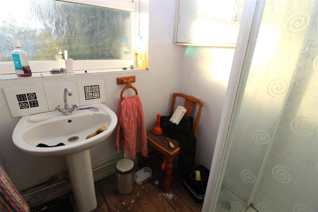 Shower room.JPG
