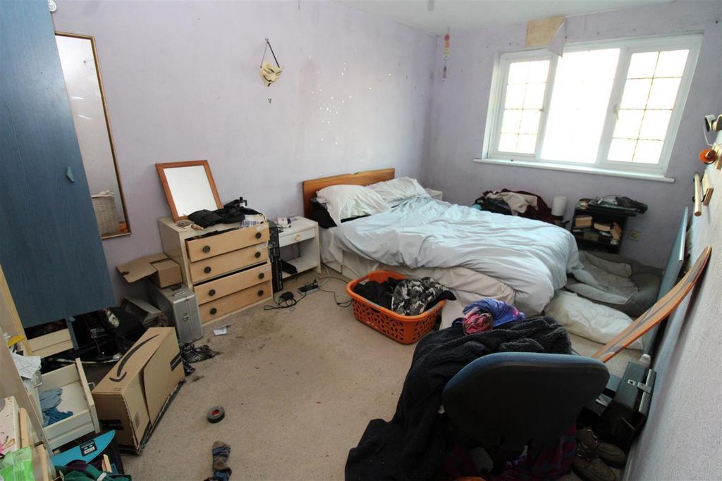 Bedroom 1.JPG