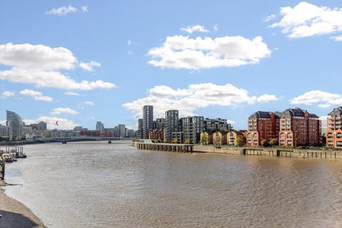 2 bedroom flat for sale, Vicentia Court, London, SW11