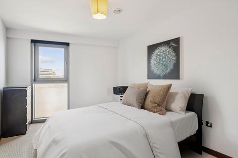 2 bedroom flat for sale, Vicentia Court, London, SW11