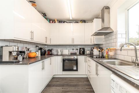 5 bedroom house to rent, Hillside, Brighton