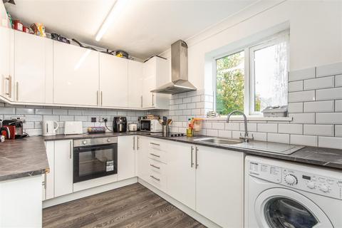 5 bedroom house to rent, Hillside, Brighton