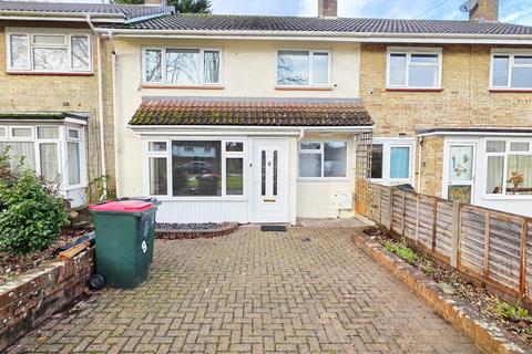3 bedroom terraced house to rent, Crawley RH10