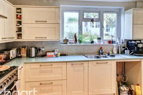 undefined, Hinckley LE10