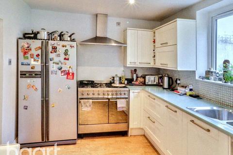 undefined, Hinckley LE10