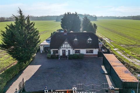 5 bedroom detached house for sale, Coggeshall Road, Braintree CM77