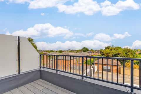 2 bedroom apartment to rent, Purley Avenue, London