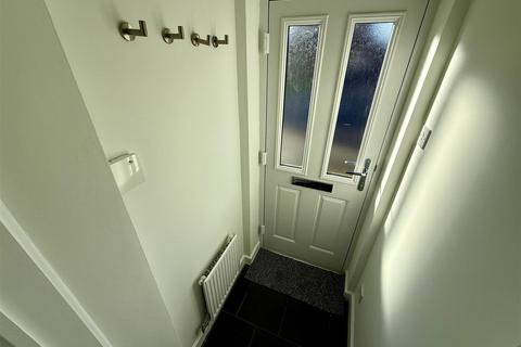 2 bedroom terraced house to rent, Kingswood Drive, Nottinghamshire NG17