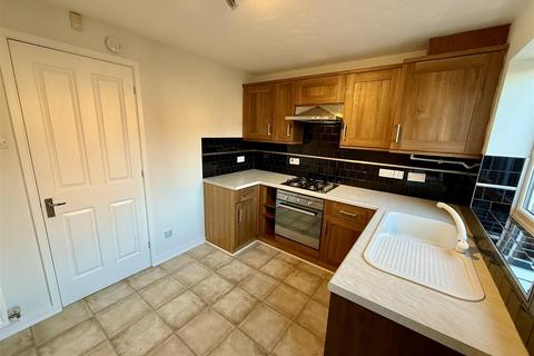 2 bedroom terraced house to rent, Kingswood Drive, Nottinghamshire NG17