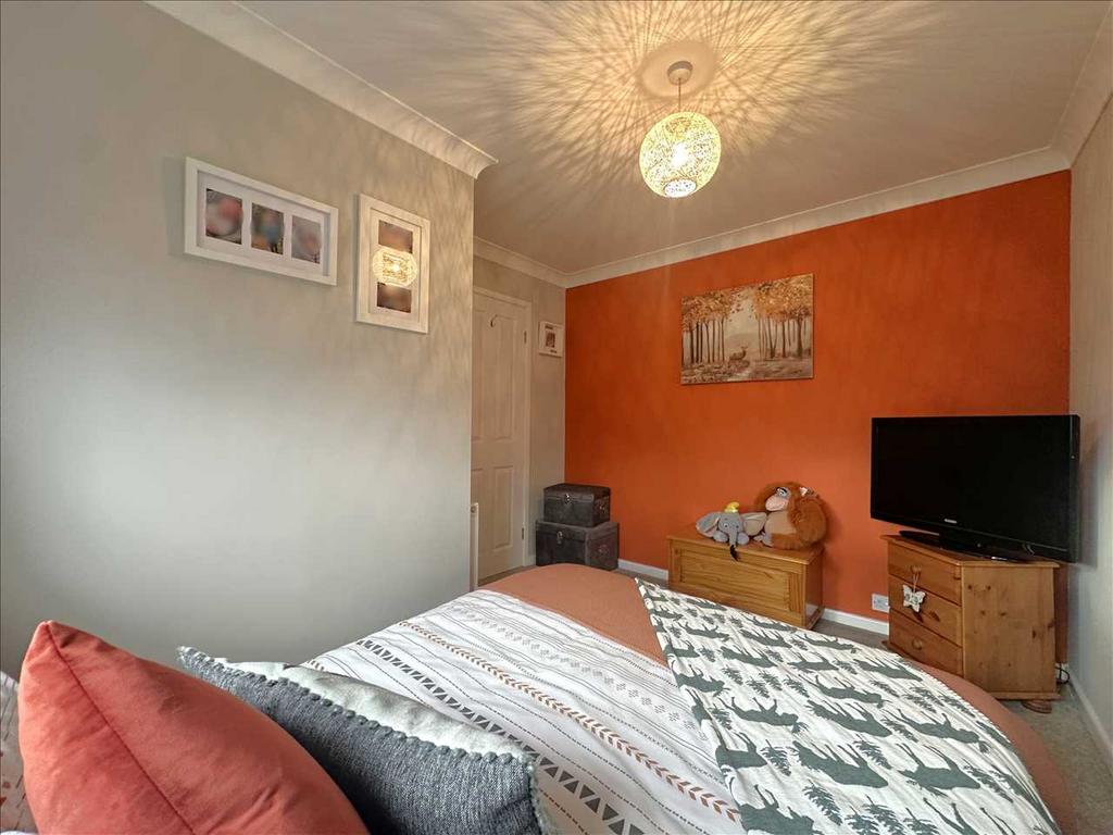 Bedroom (front)