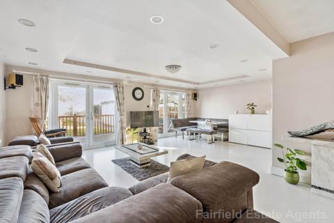 undefined, St Georges Drive, Carpenders Park