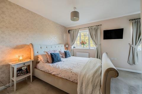 2 bedroom semi-detached house for sale, Hunters Drive, Four Marks, Alton, Hampshire, GU34