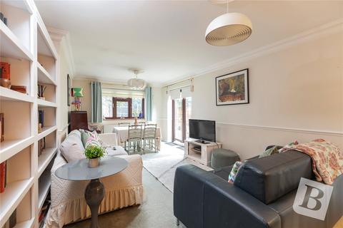 2 bedroom semi-detached house for sale, Sarre Avenue, Hornchurch, RM12