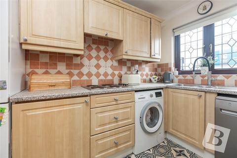 2 bedroom semi-detached house for sale, Sarre Avenue, Hornchurch, RM12