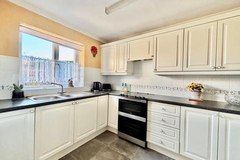 3 bedroom end of terrace house for sale, Merryfield Drive, Selsey