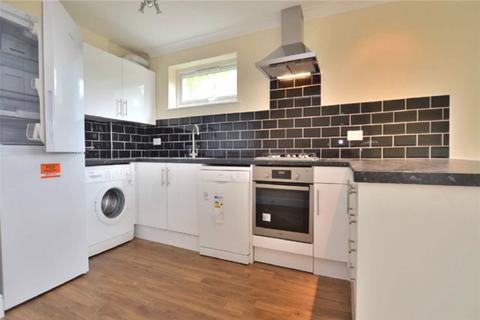2 bedroom flat to rent, High Road, Woodford Green, IG8