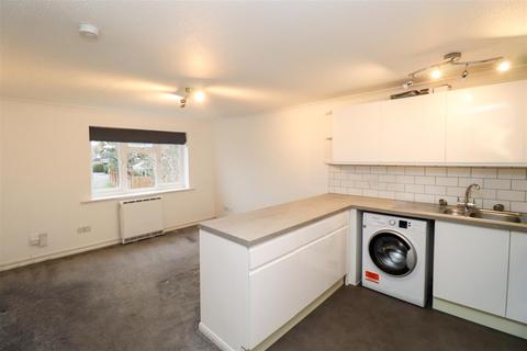 1 bedroom apartment for sale, Swan Way, Fleet GU51