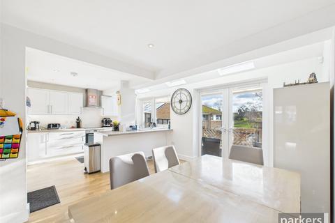 undefined, Queensway, Reading RG4