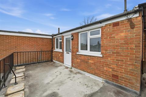 undefined, High Street, Epping