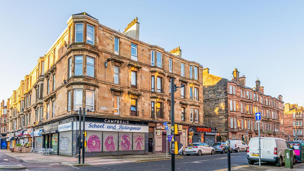 80 Calder Street, Flat 2/1... 2 bed flat - £129,000