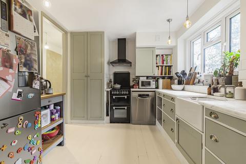 3 bedroom apartment for sale, The Spinney, Castelnau, Barnes, SW13