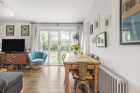 3 bedroom apartment for sale, The Spinney, Castelnau, Barnes, SW13