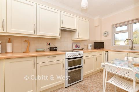 1 bedroom apartment for sale, Peregrine Gardens, Croydon CR0