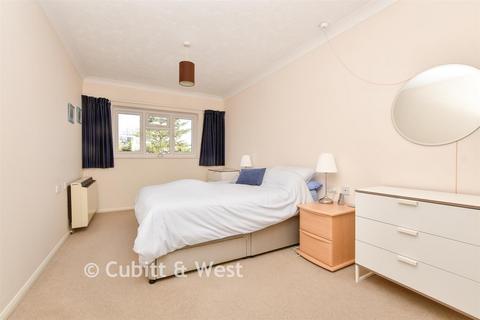 1 bedroom apartment for sale, Peregrine Gardens, Croydon CR0