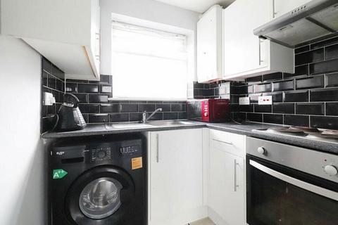 2 bedroom flat for sale, 29 Shirley Close, Dartford, Kent, DA1 5BB