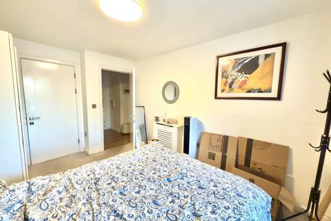 2 bedroom flat to rent, Bartholomew House, London  W10