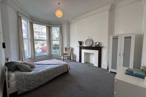 10 bedroom house share to rent, 35 Sutherland Road