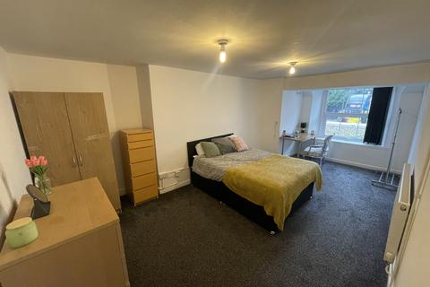 undefined, 69 Hill Park Crescent