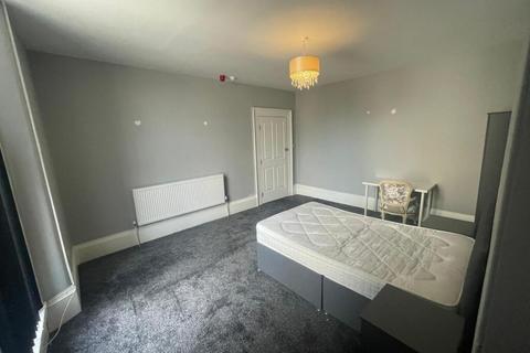 undefined, 69 Hill Park Crescent