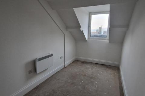 2 bedroom apartment to rent, 12/13 Woodland Terrace Flat 12